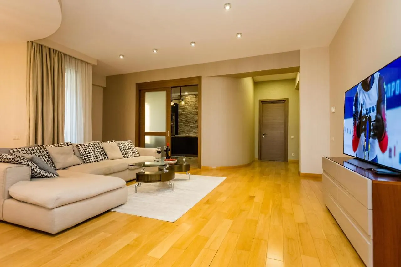 Central Cosy 5Bd-5Bath Apartment Tbilisi