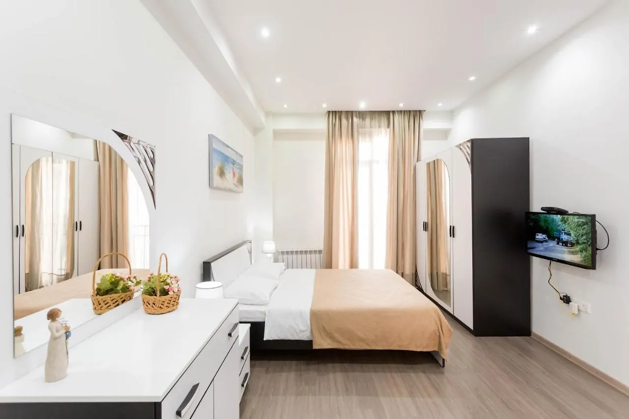 Central Cosy 5Bd-5Bath Apartment Tbilisi Georgia