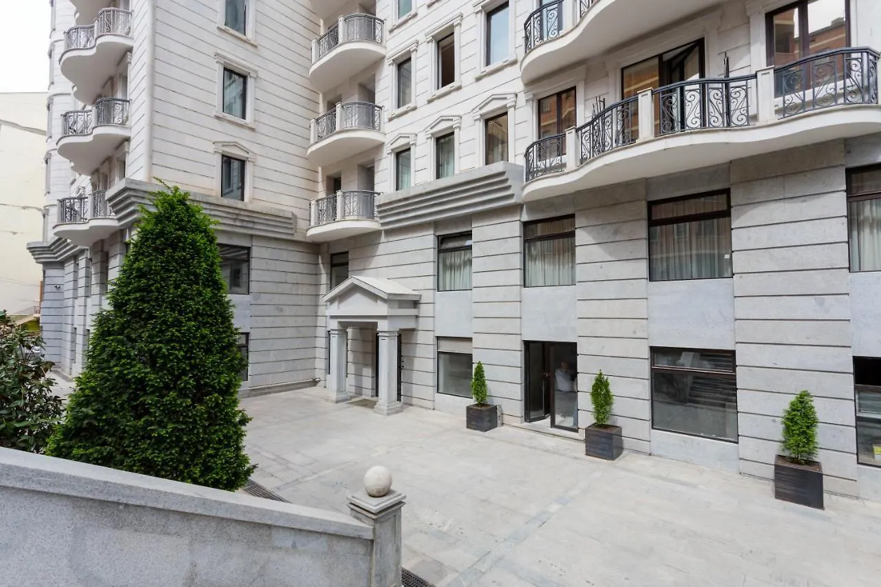 Central Cosy 5Bd-5Bath Apartment Tbilisi