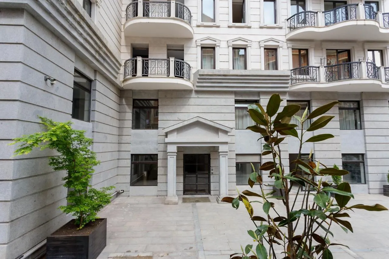 Central Cosy 5Bd-5Bath Apartment Tbilisi